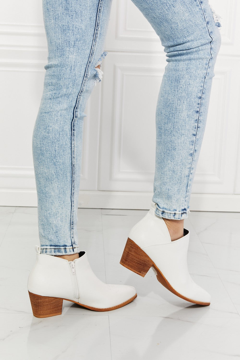 Lubbock Crossover Cowboy Bootie in White